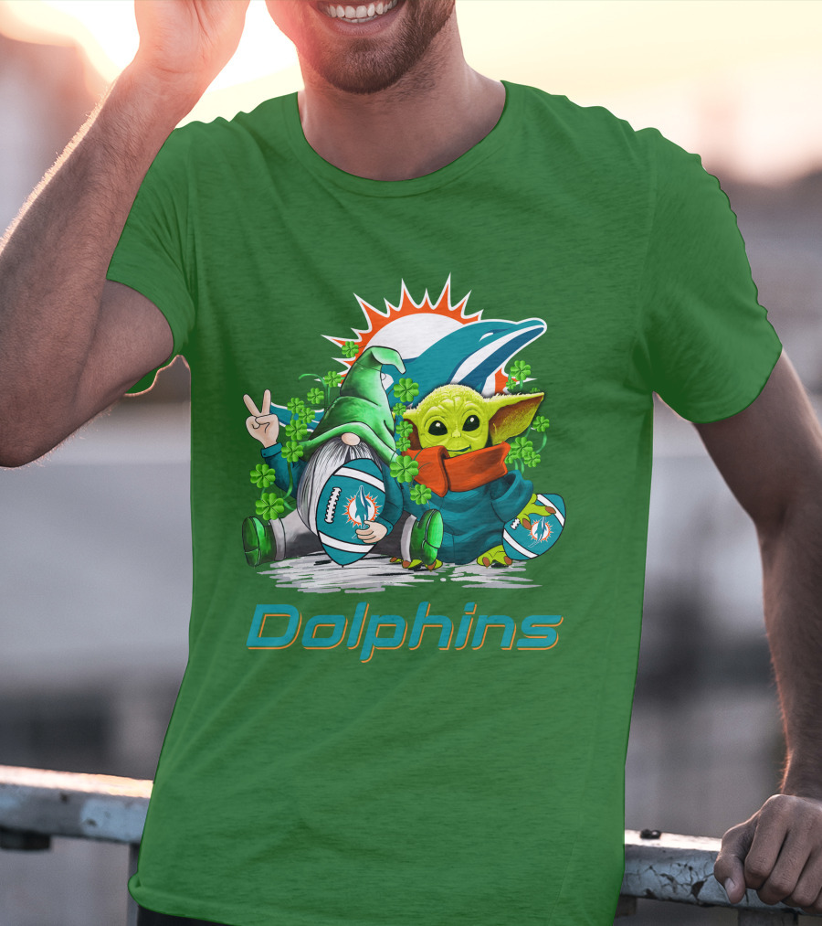 Miami Dolphins St Patrick's Day Football Gnome And Baby Alien With Shamrocks T-Shirt