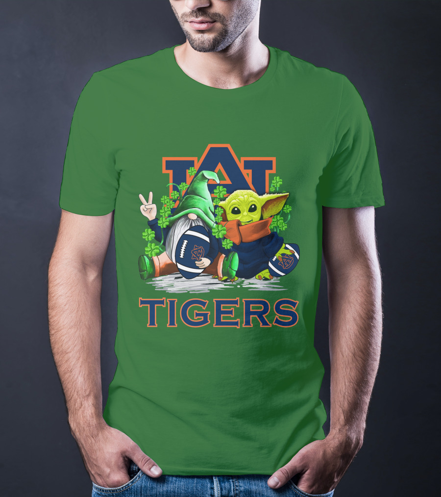 Auburn Tigers St. Patrick’s Day Football Gnome And Yoda Fan T-Shirt