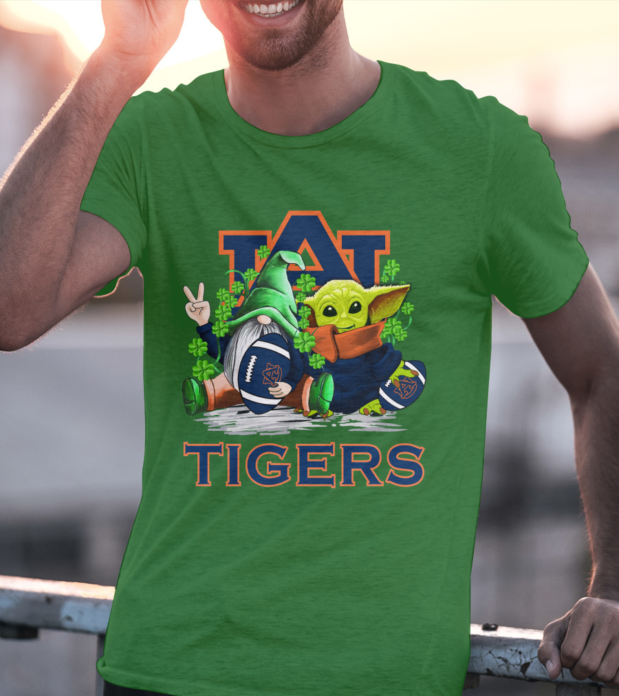 Auburn Tigers St. Patrick’s Day Football Gnome And Yoda Fan T-Shirt