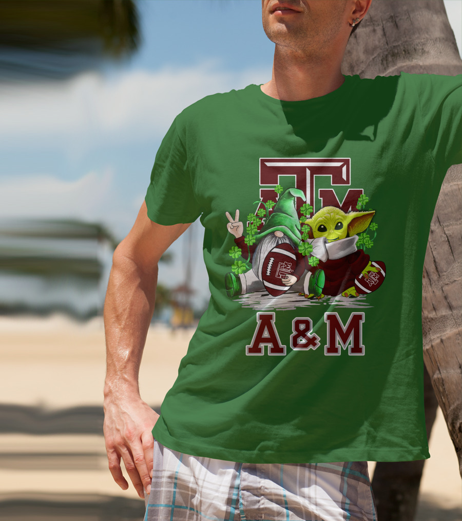 Texas A&M Aggies Football St. Patrick’s Day Gnome And Baby Alien With Shamrocks T-Shirt