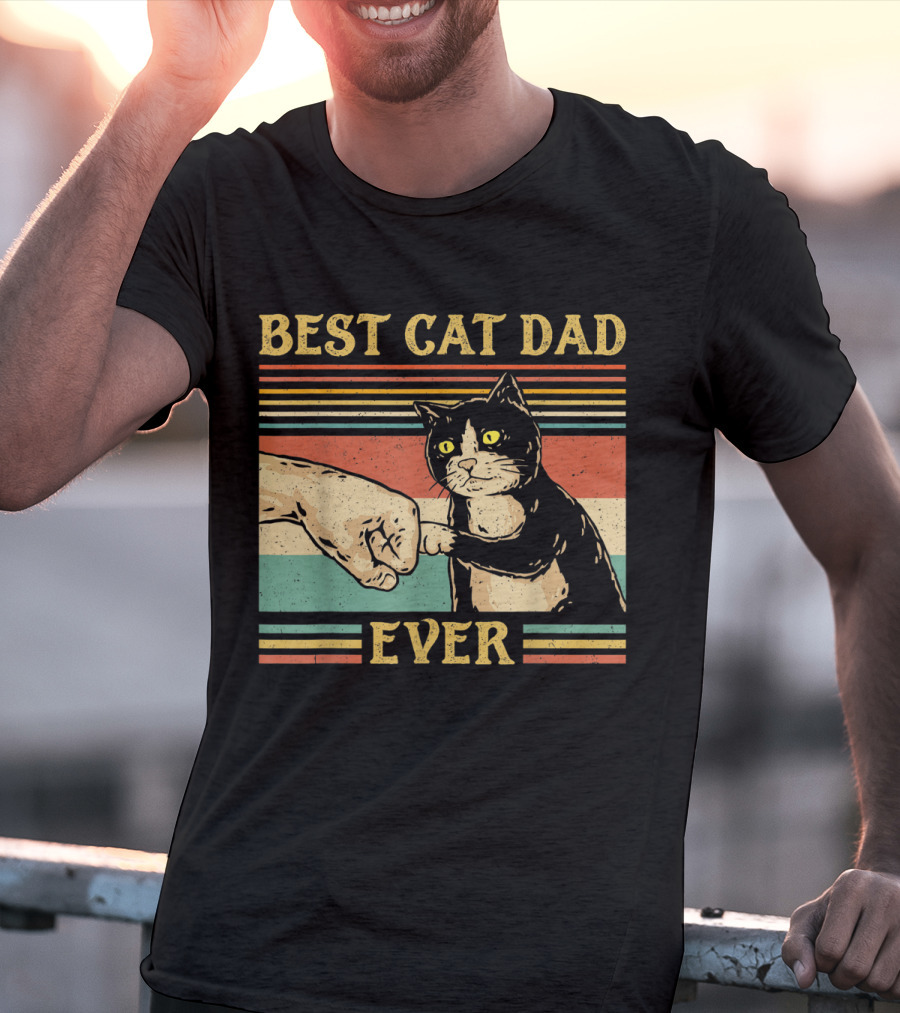 Best Cat Dad Ever Vintage Fist Bump Retro Stripes T-Shirt