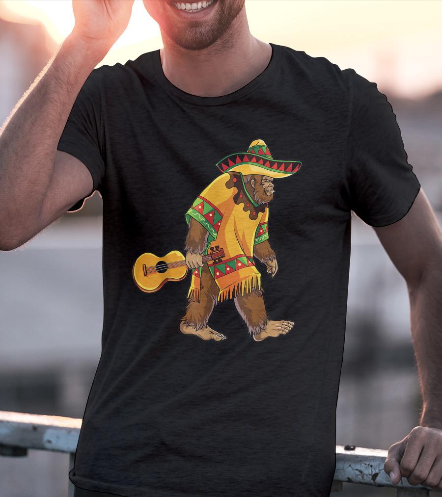Bigfoot El Sasquatch Sombrero Guitar Cinco De Mayo Mexican T-Shirt