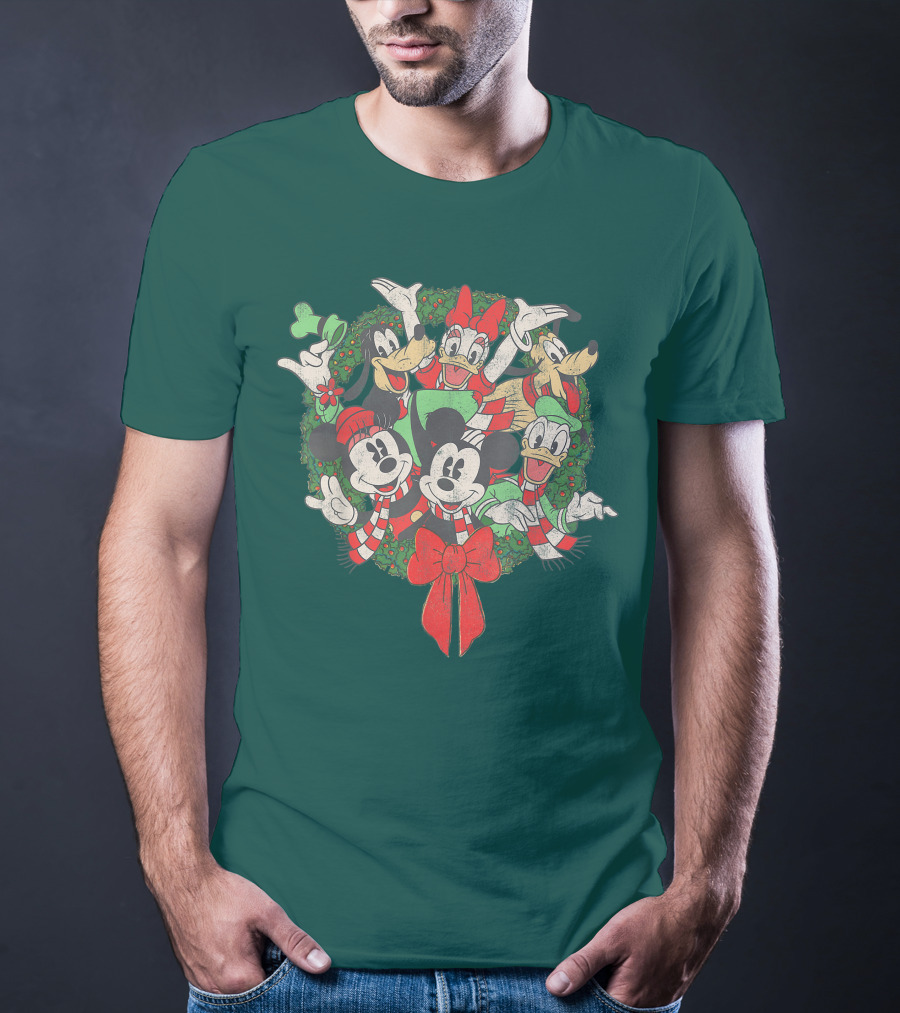Disney Holiday Wreath Mickey Minnie Goofy Pluto Donald Christmas T-Shirt
