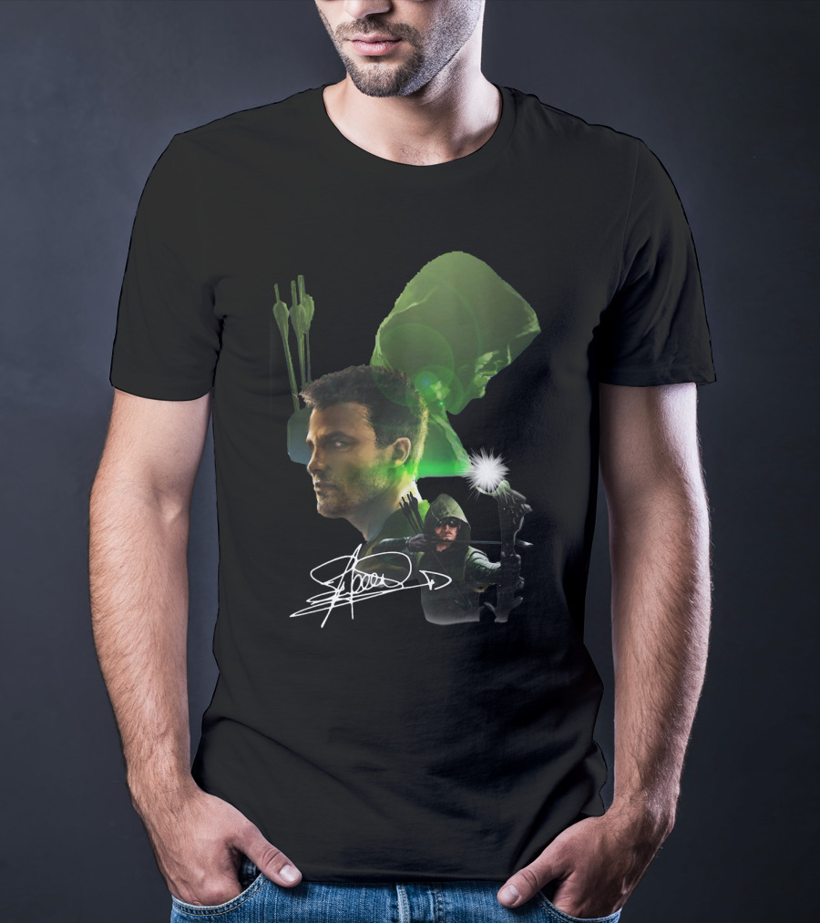 Stephen Amell Green Arrow Signed Hooded Archer Image T-Shirt