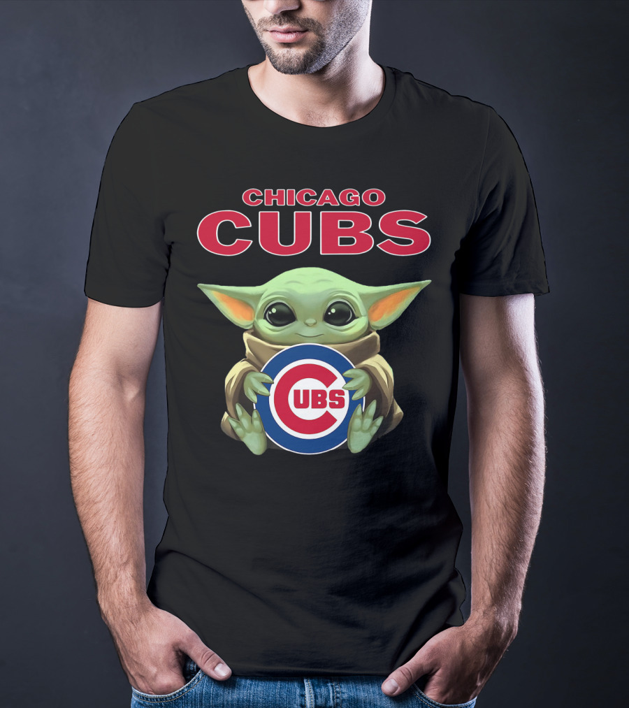 Baby Yoda Chicago Cubs Cubs Hug T-Shirt