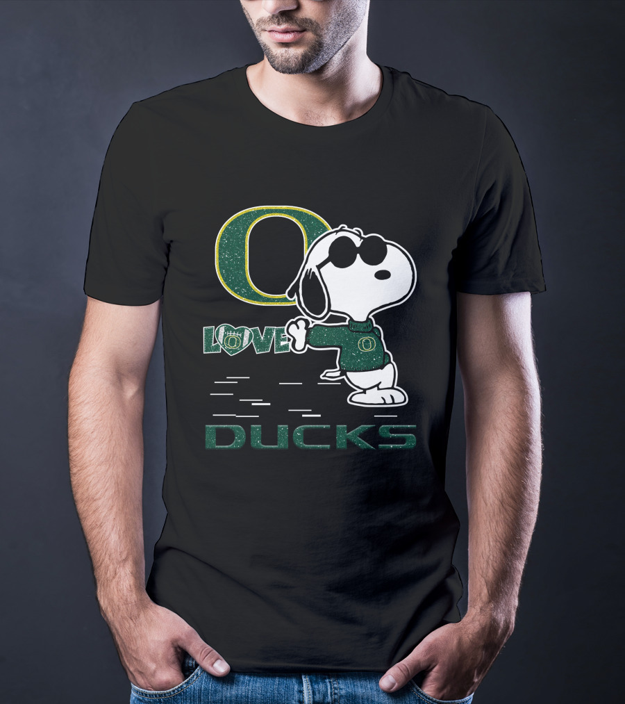 Snoopy Love Oregon Ducks Fan With Glitter Green O T-Shirt