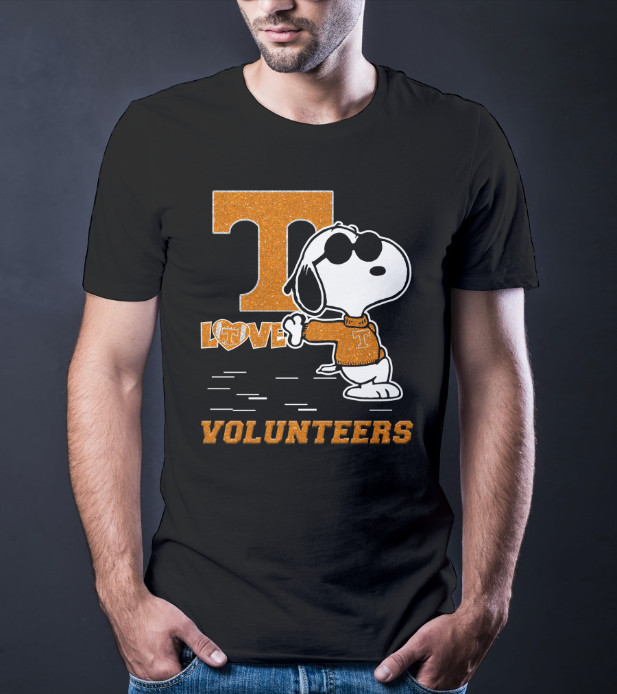 Snoopy T Love Volunteers Tennessee T-Shirt