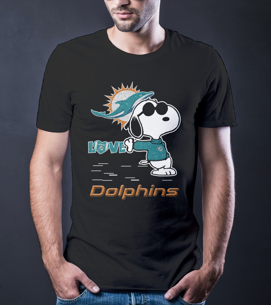 Snoopy Love Miami Dolphins Football Fan Graphics T-Shirt