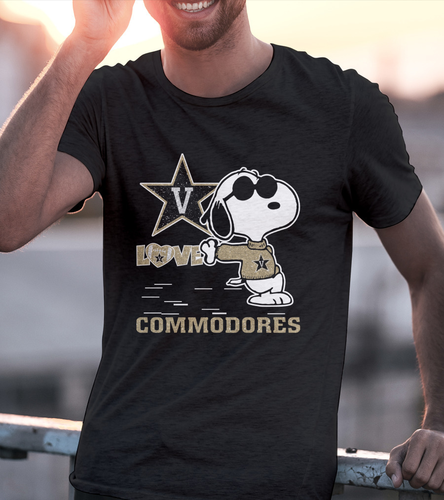 Snoopy V Star Love Vanderbilt Commodores T-Shirt