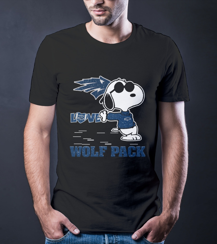 Snoopy Love Nevada Wolf Pack Football T-Shirt