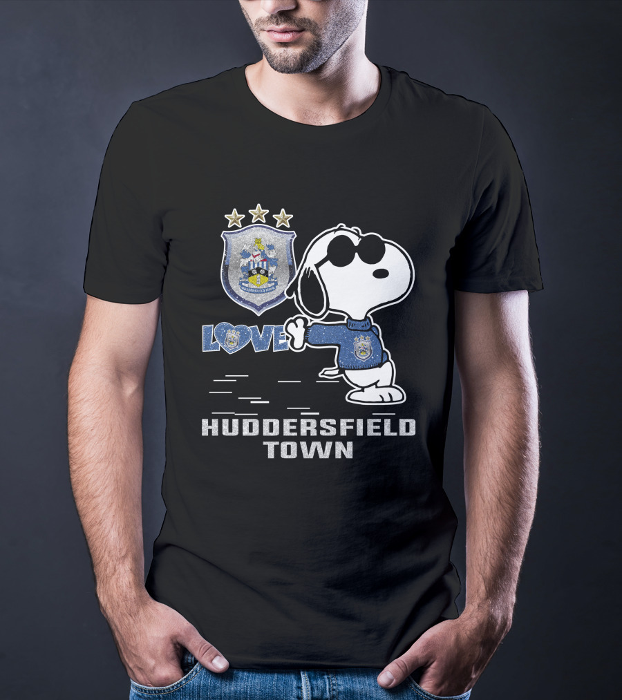 Snoopy Love Huddersfield Town Crest With Stars T-Shirt