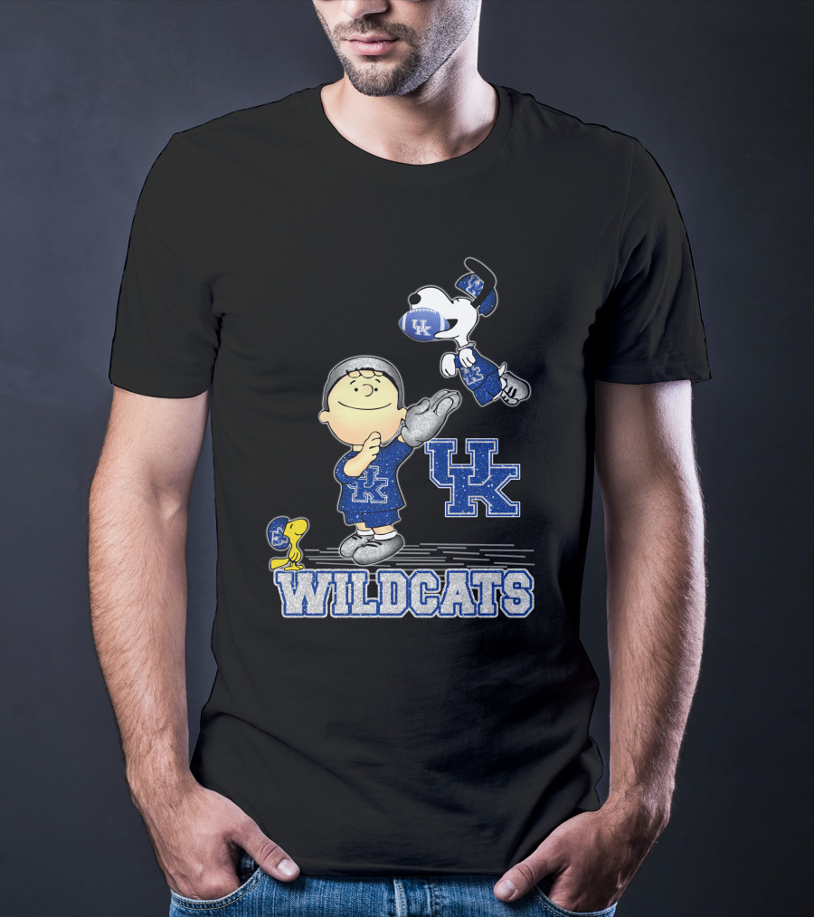 Snoopy And Friends Kentucky Wildcats UK Football Charm T-Shirt