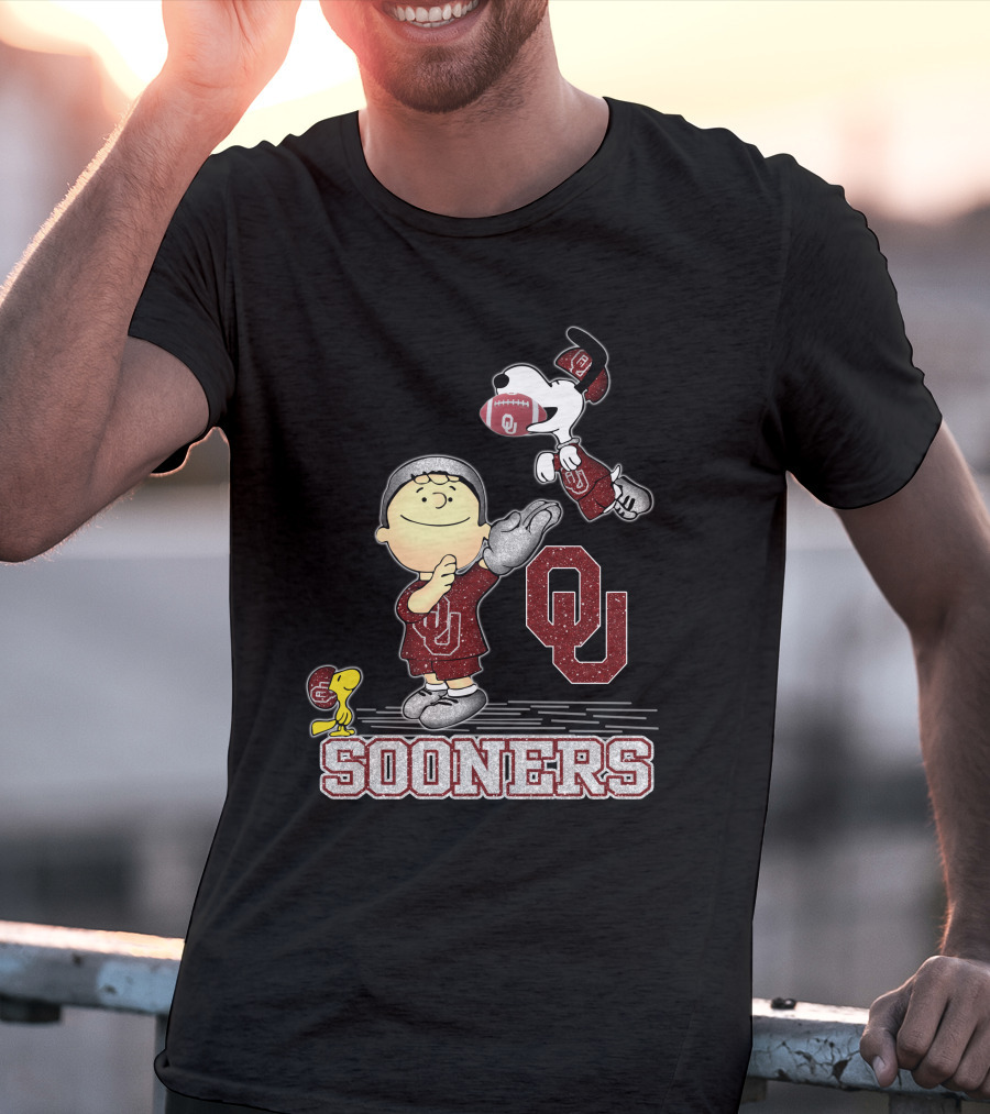 Snoopy OU Sooners Peanuts Football Fan T-Shirt