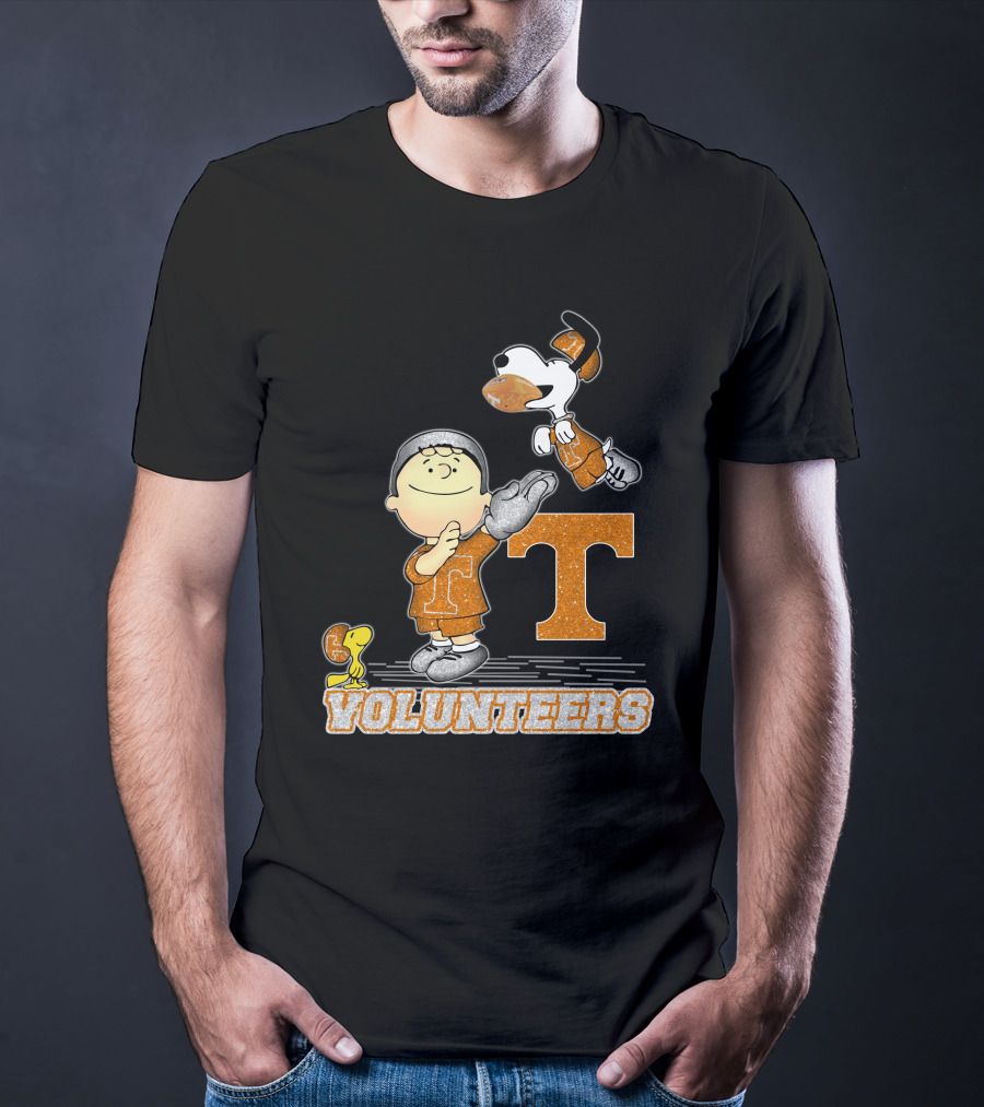 Snoopy Football Love Tennessee Volunteers Peanuts Characters T-Shirt