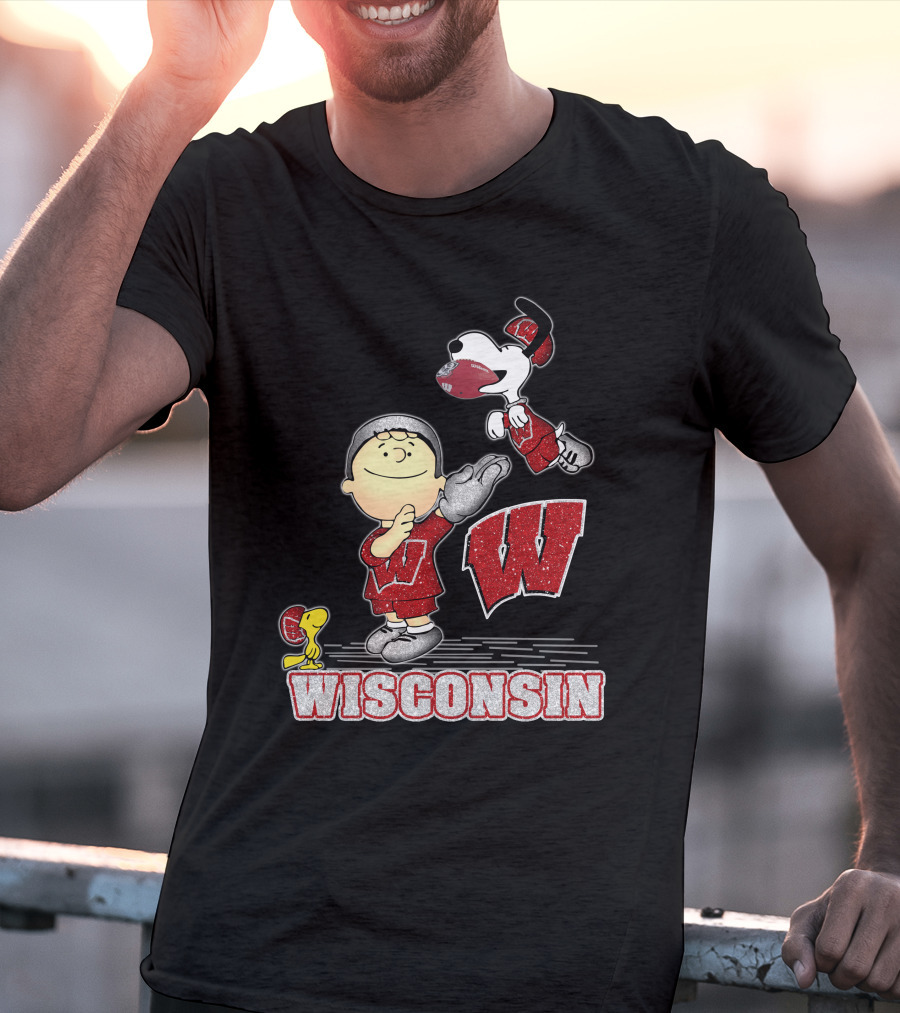 Snoopy Wisconsin Badgers Charlie Brown Woodstock Football T-Shirt