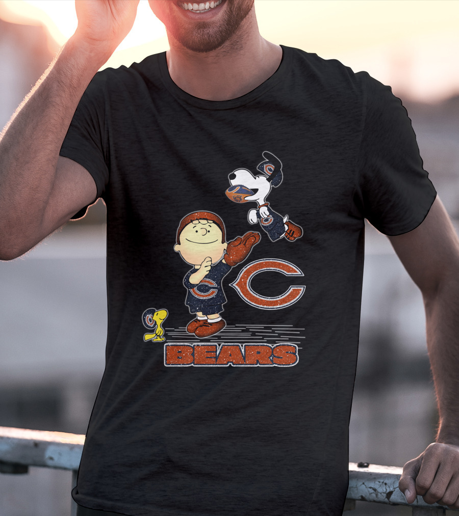 Snoopy Chicago Bears Peanuts Characters Football Enthusiasts T-Shirt