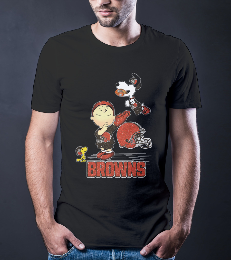 Snoopy And Friends Cleveland Browns Football Fun T-Shirt