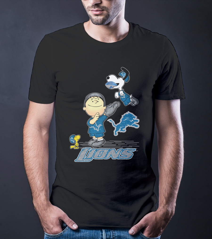 Snoopy Woodstock Charlie Brown Detroit Lions NFL Football T-Shirt