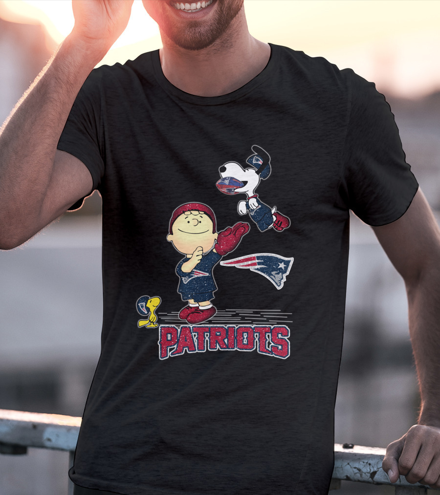 Snoopy Patriots Football New England Peanuts Characters T-Shirt