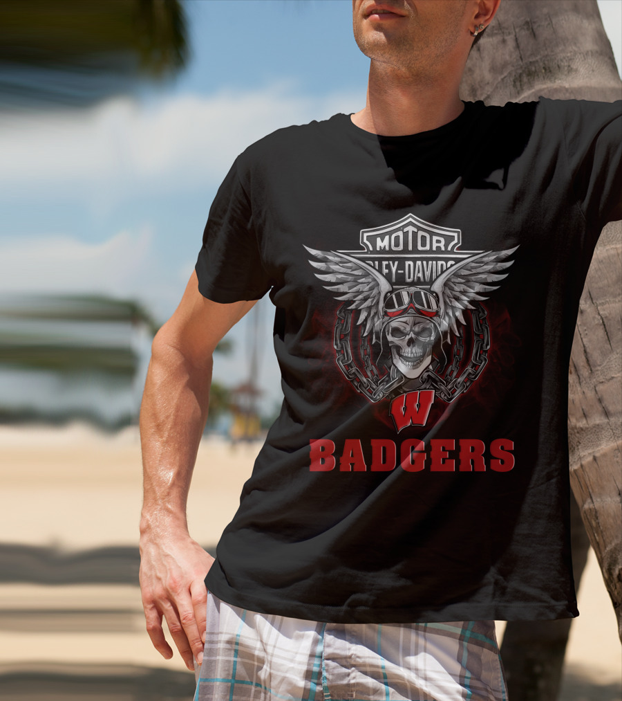 Wings Skull Chain Wisconsin Badgers Motorcycle Enthusiast NCAA Football Fans T-Shirt