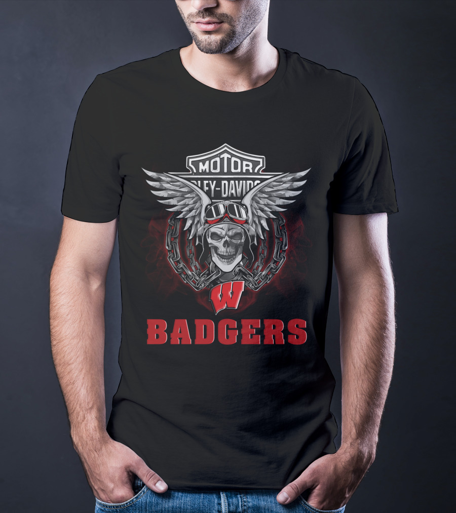 Wings Skull Chain Wisconsin Badgers Motorcycle Enthusiast NCAA Football Fans T-Shirt