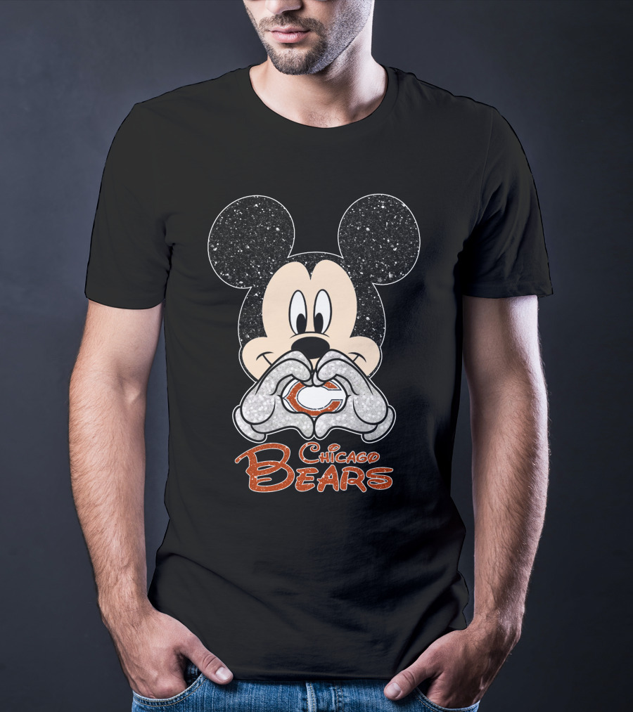 Mickey Mouse Heart Hands Chicago Bears T-Shirt