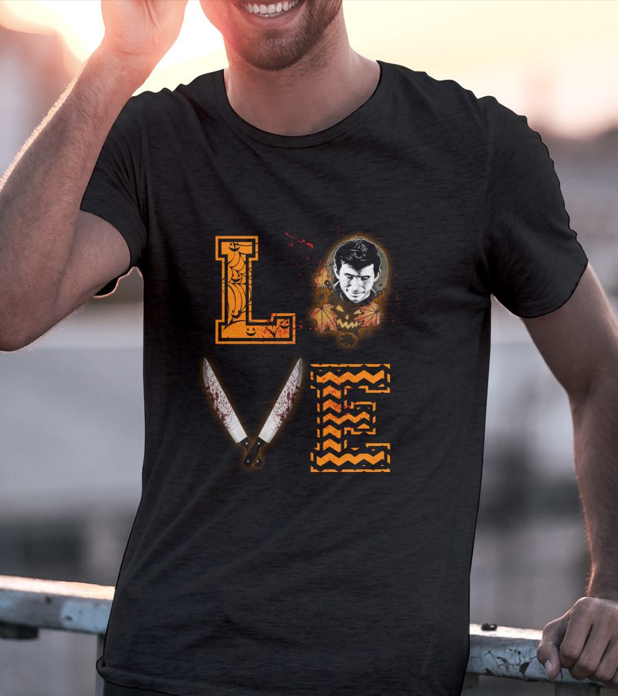 Love Halloween Spider Webs Bloody Knives Classic Horror Face T-Shirt