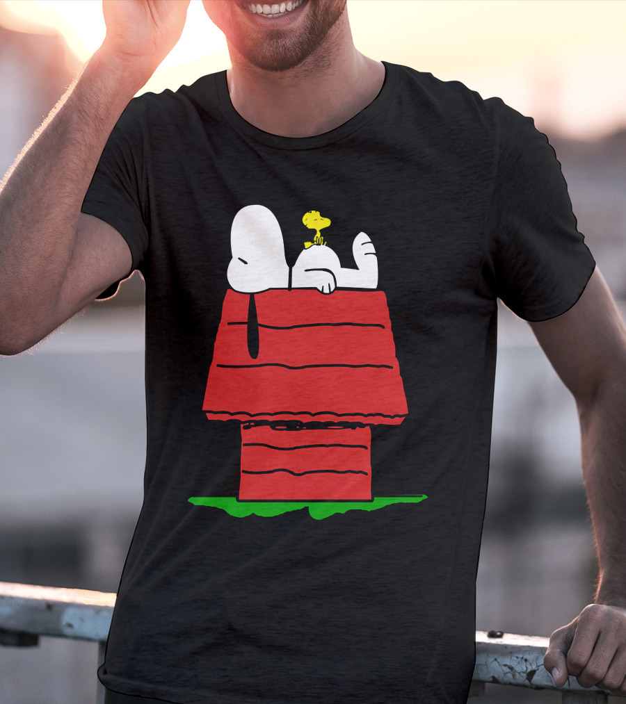 Snoopy And Woodstock Relaxing On Doghouse Roof T-Shirt