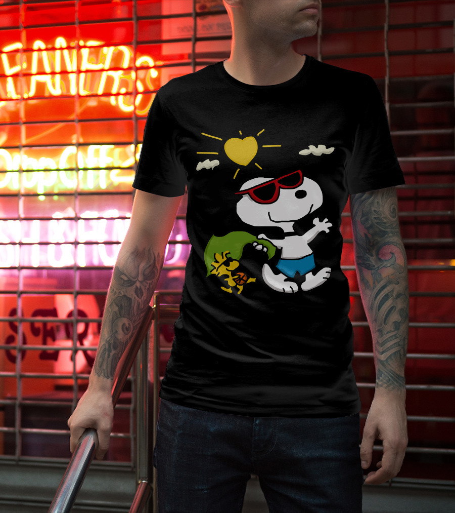 Snoopy And Woodstock Summer Fun Sun Heart Sunglasses T-Shirt