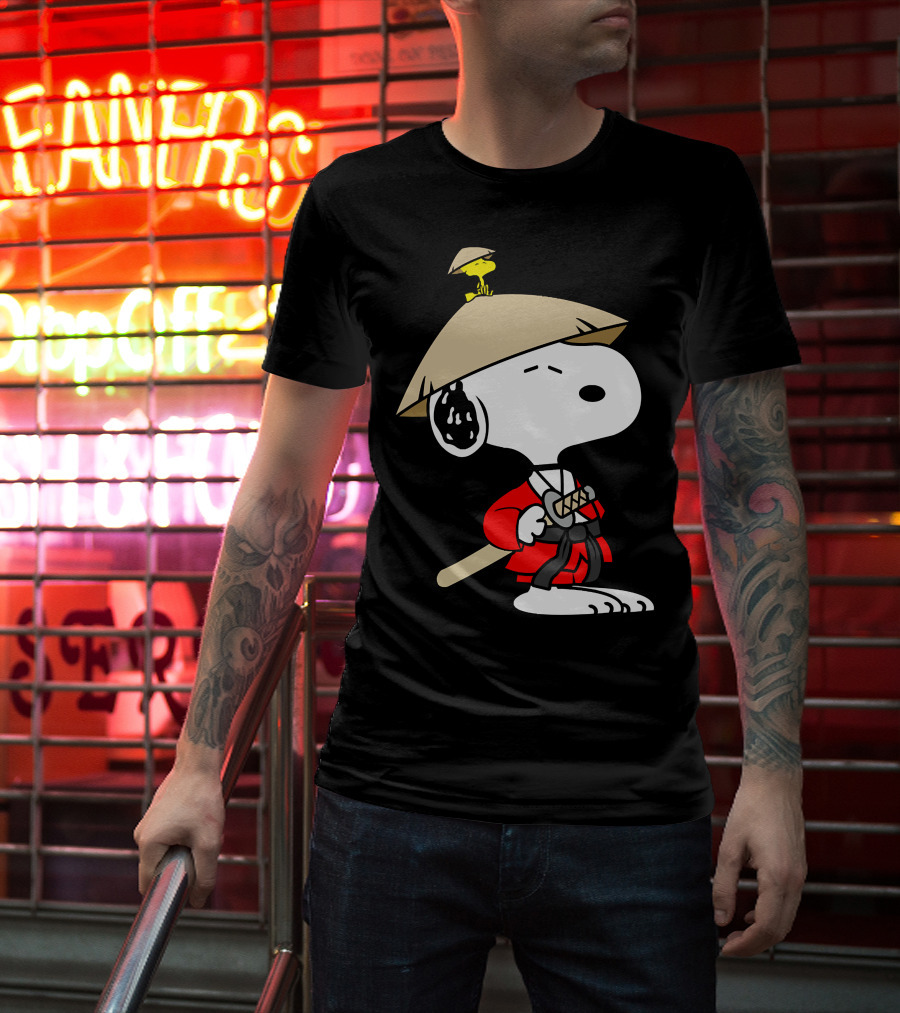 Snoopy Samurai Woodstock Hat Red Kimono Sword T-Shirt