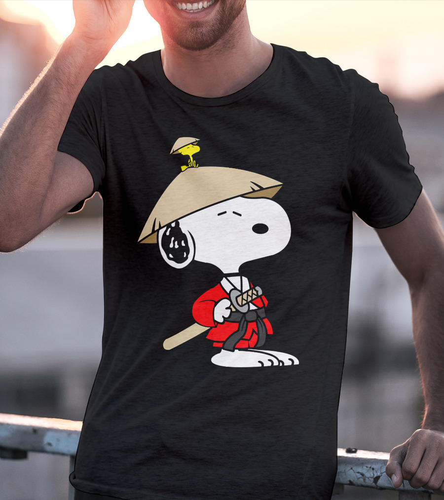 Snoopy Samurai Woodstock Hat Red Kimono Sword T-Shirt