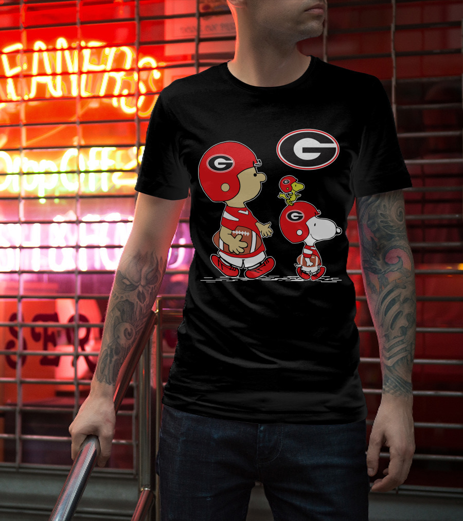 Georgia Bulldogs Football Team Peanuts Characters Wearing Helmets T-Shirt
