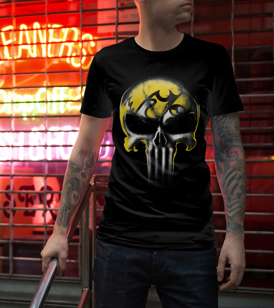 Punisher Skull Iowa Hawkeyes T-Shirt