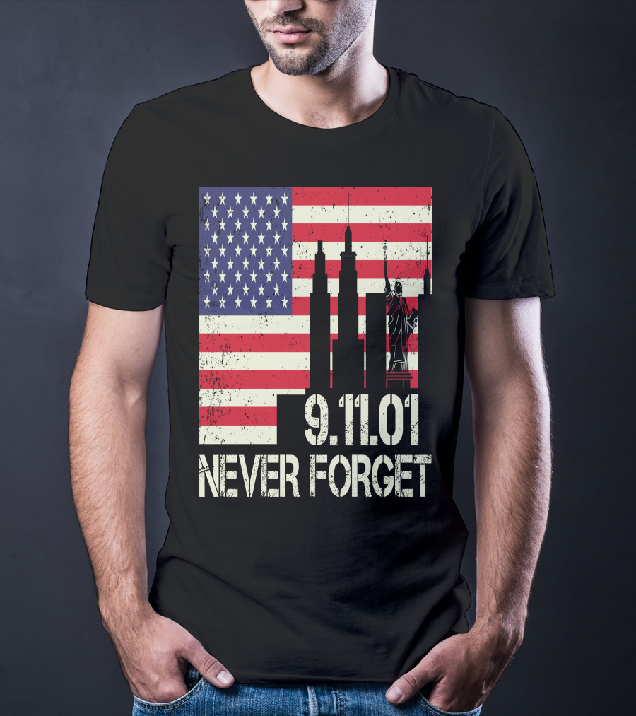 Vintage American Flag 9.11.01 Never Forget Statue Of Liberty And Twin Towers T-Shirt