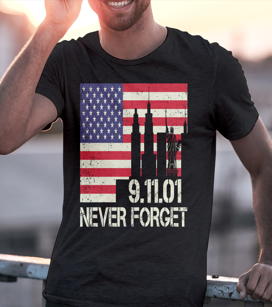 Vintage American Flag 9.11.01 Never Forget Statue Of Liberty And Twin Towers T-Shirt