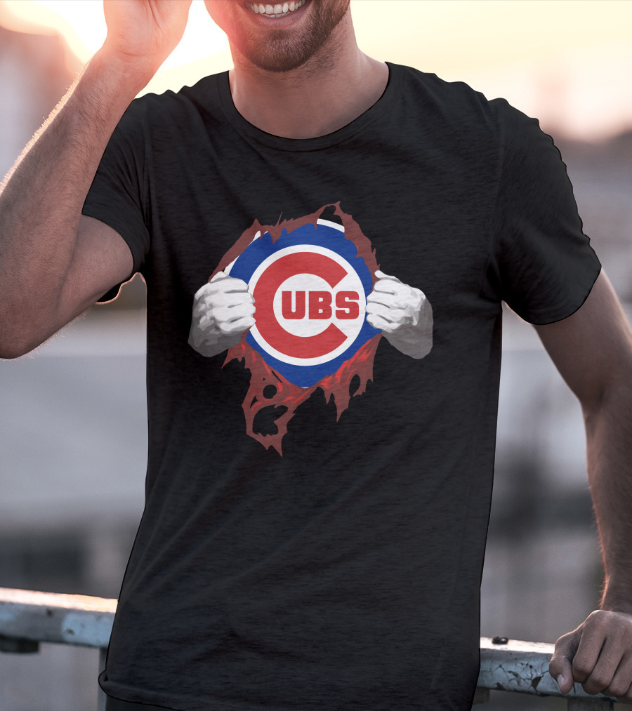 CUBS Logo Torn Fabric T-Shirt