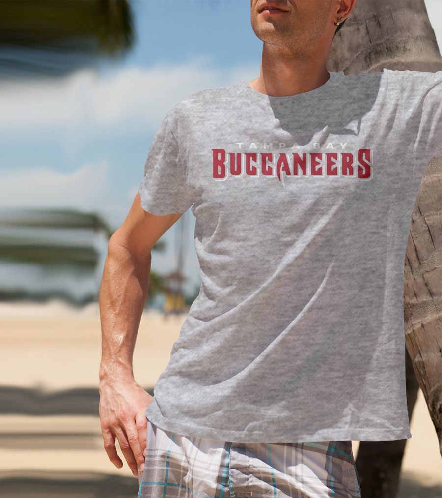 Tampa Bay Buccaneers Tom Brady Off T-Shirt