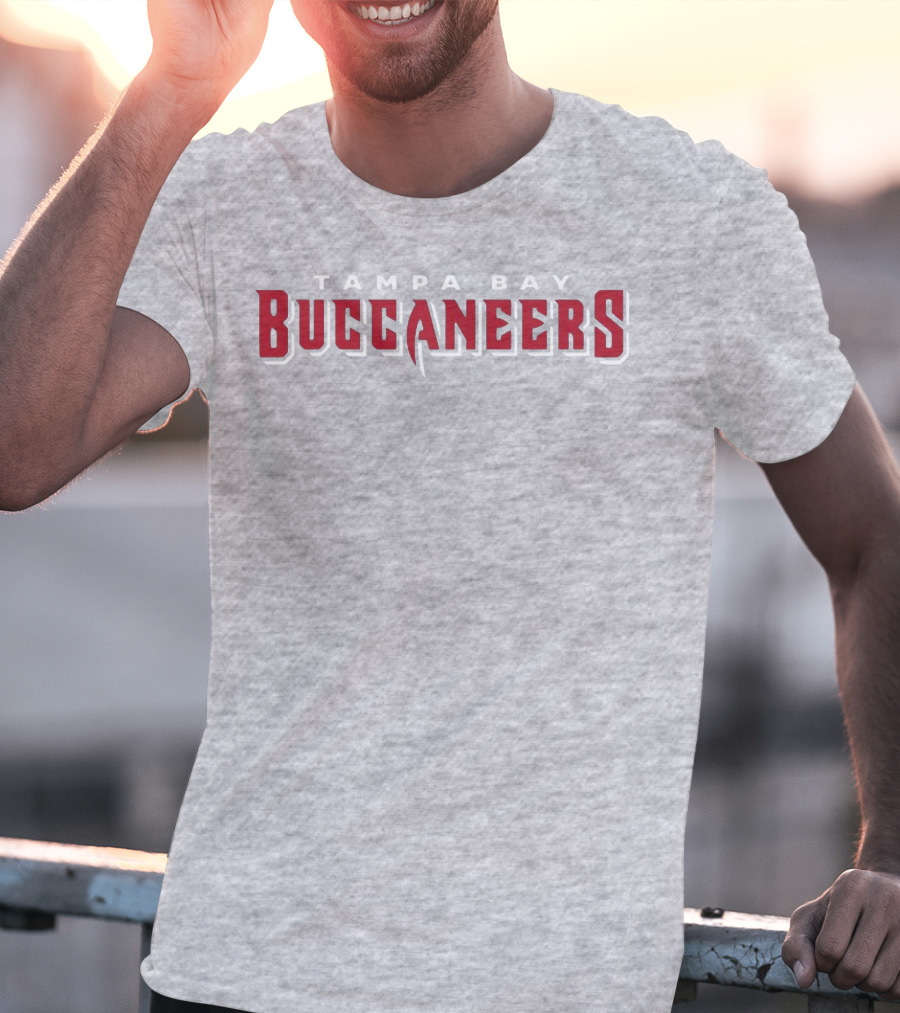Tampa Bay Buccaneers Tom Brady Off T-Shirt