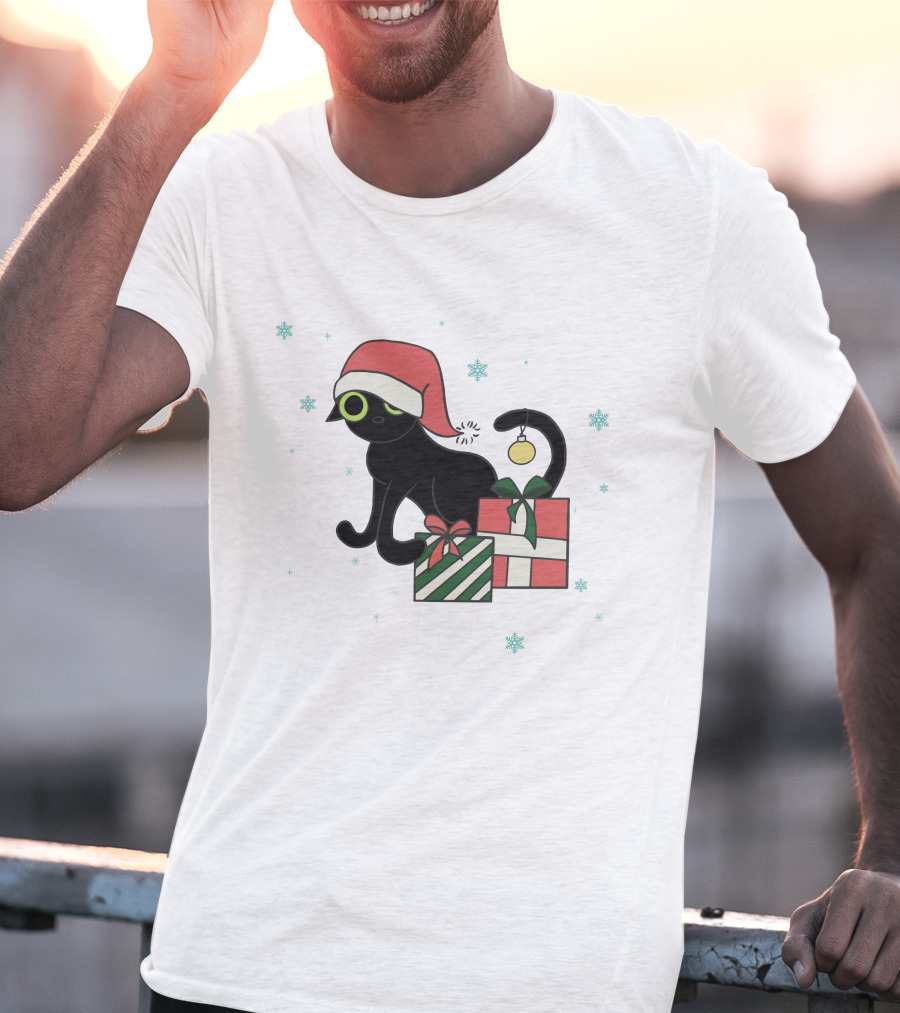 Jinx Holiday Merch Bigfootjinx Holiday Black Cat Santa Hat Presents Snowflakes T-Shirt