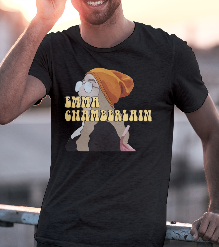 Emma Chamberlain YouTube Customized Women Fashion Trendsetter Beanie Glasses T-Shirt