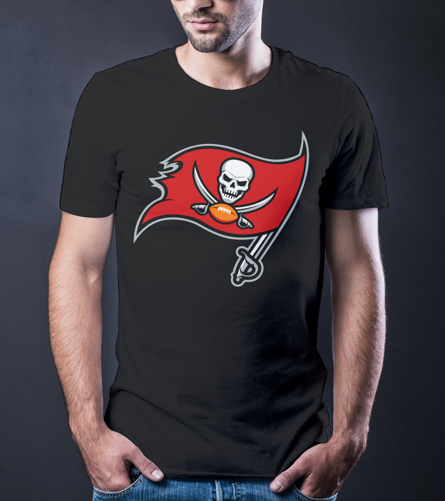 Tampa Bay Buccaneers Skull Flag Football Team T-Shirt