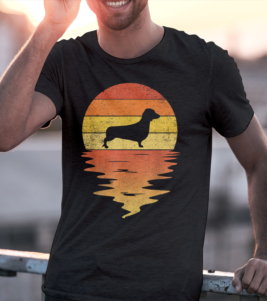 Dachshund Silhouette 70s Vintage Sunset T-Shirt