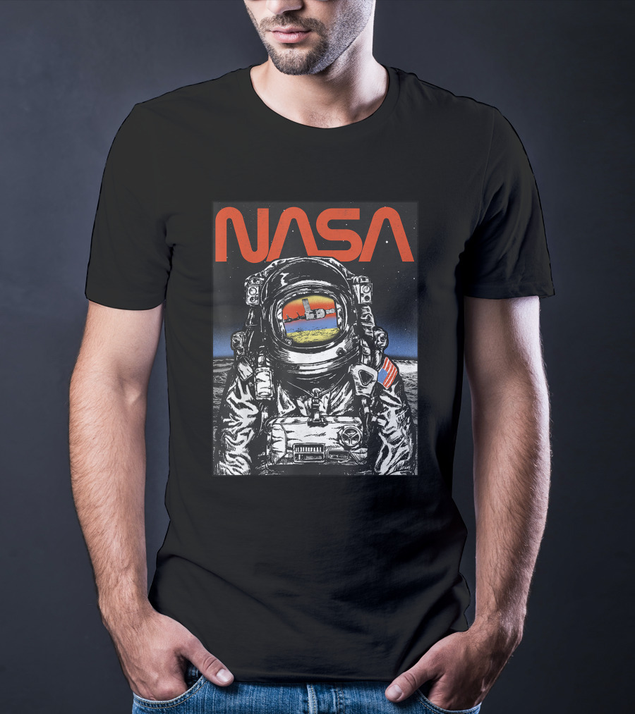 NASA Astronaut Moon Reflection Vintage Space Explorer T-Shirt