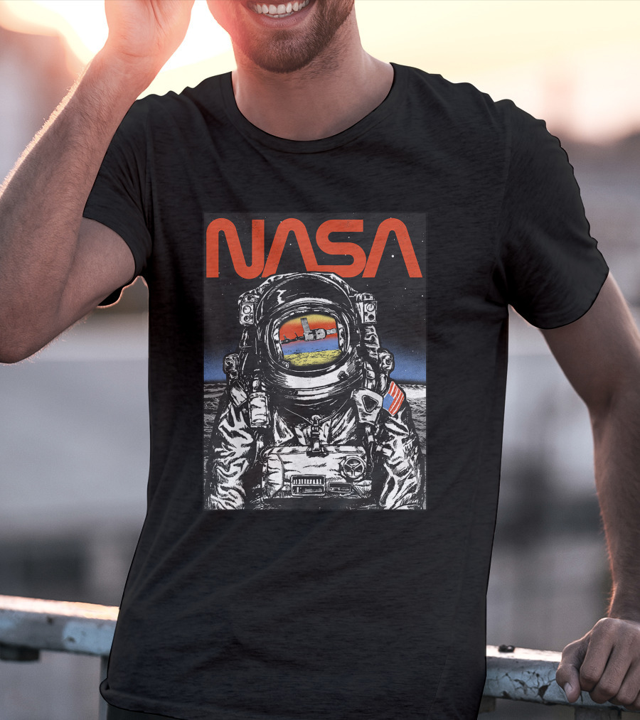 NASA Astronaut Moon Reflection Vintage Space Explorer T-Shirt