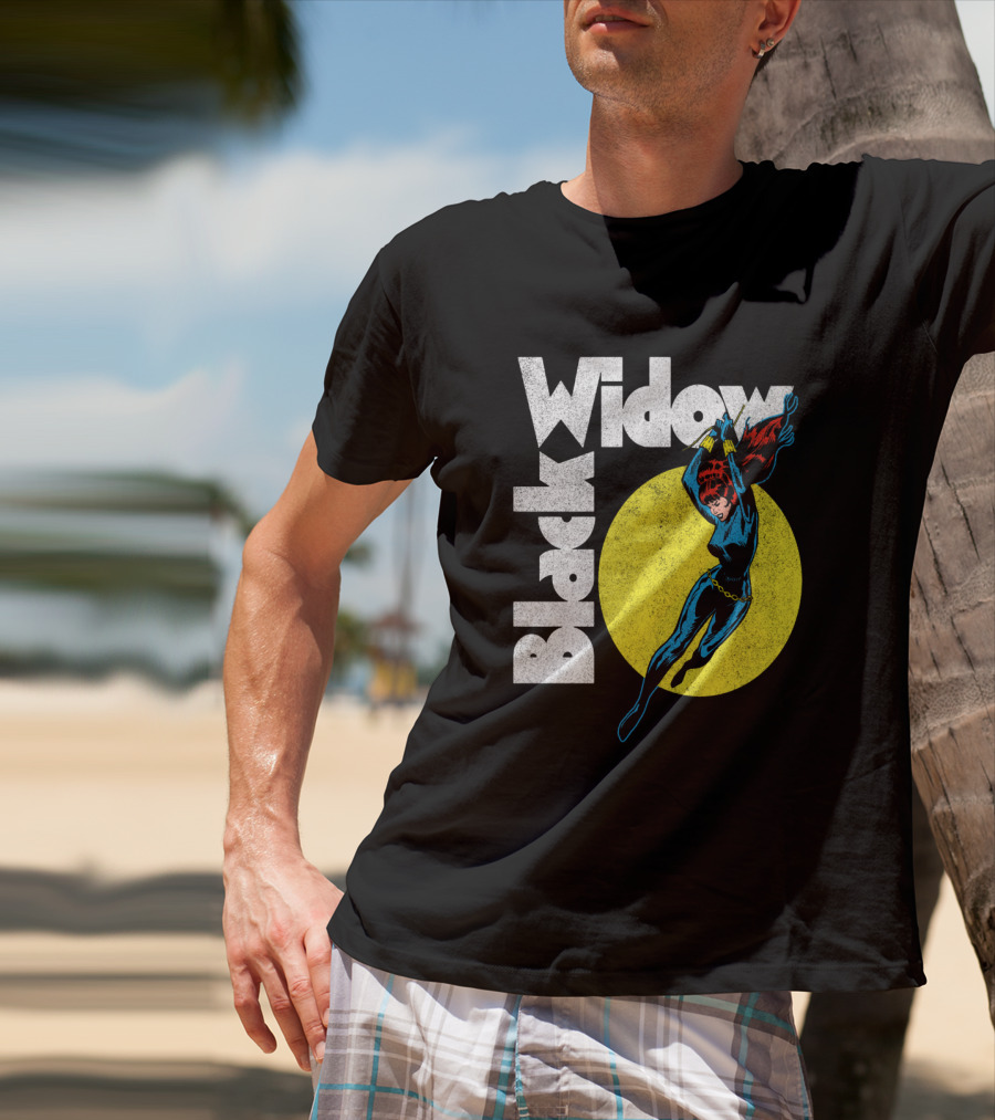 Black Widow Marvel Comic Circle Retro Heroic Pose T-Shirt