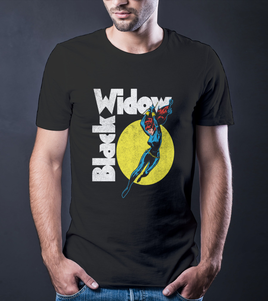 Black Widow Marvel Comic Circle Retro Heroic Pose T-Shirt