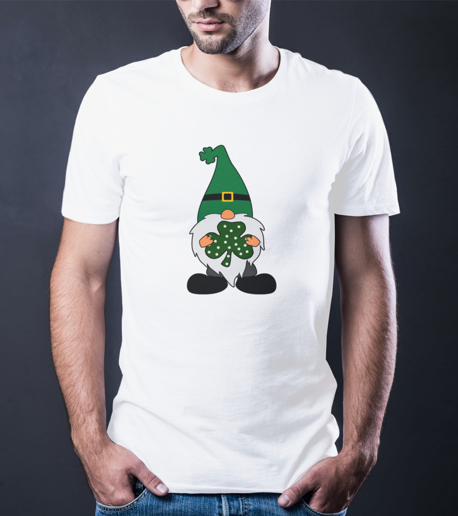 St Patricks Day Gnome With Shamrock In Green Hat T-Shirt