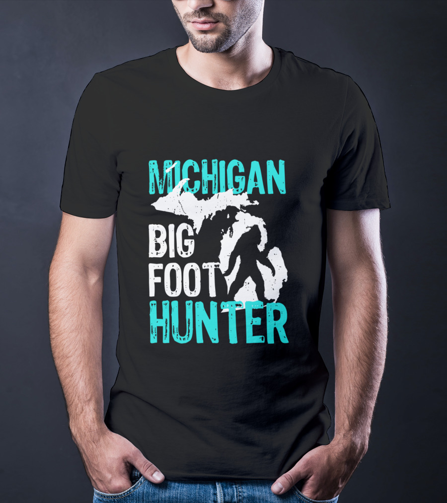 Michigan Bigfoot Hunter Bigfoot Silhouette On Michigan Map T-Shirt