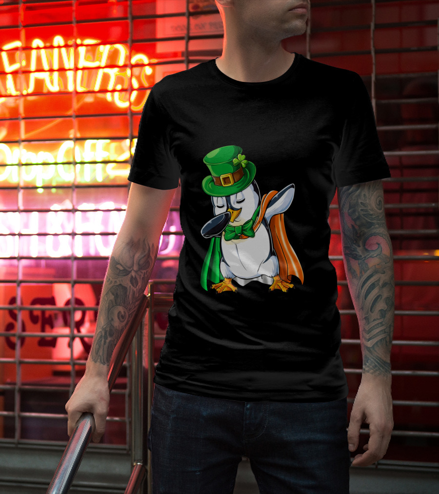 Penguin Dabbing Leprechaun Hat Irish Flag Cape T-Shirt