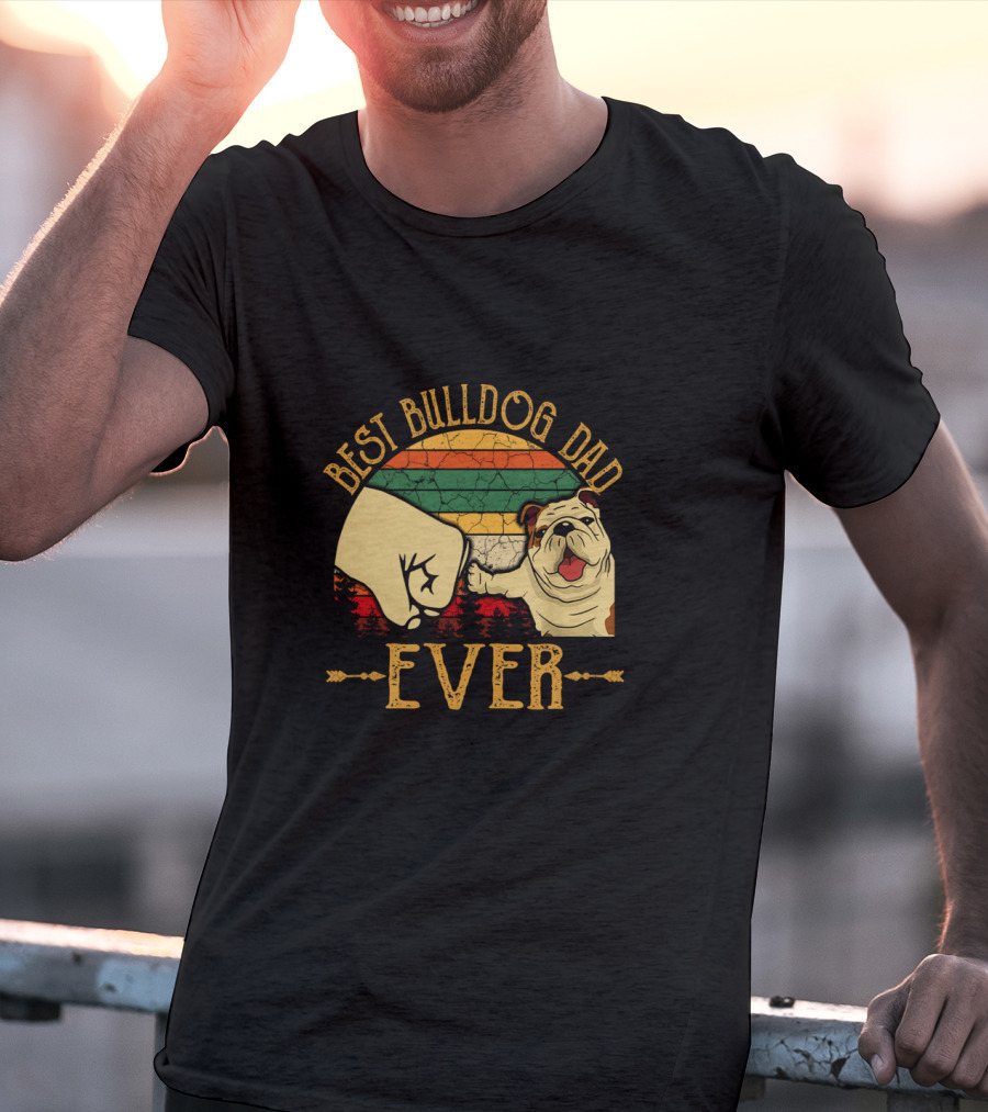 Best Bulldog Dad Ever Vintage Retro Fist Bump T-Shirt